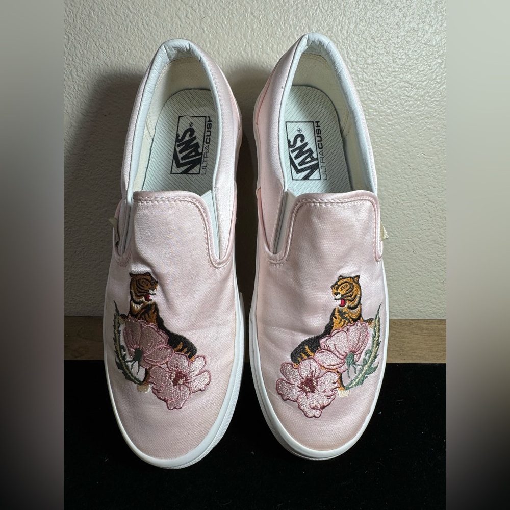 Pink Satin Slip-On Vans Shoes with Tiger Embroidery 721356 men’s 8.5 Wom size 10